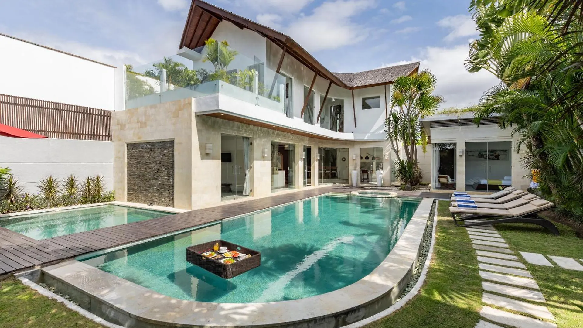 Spacious 4Br Villa With Pool In Central Seminyak إندونيسيا