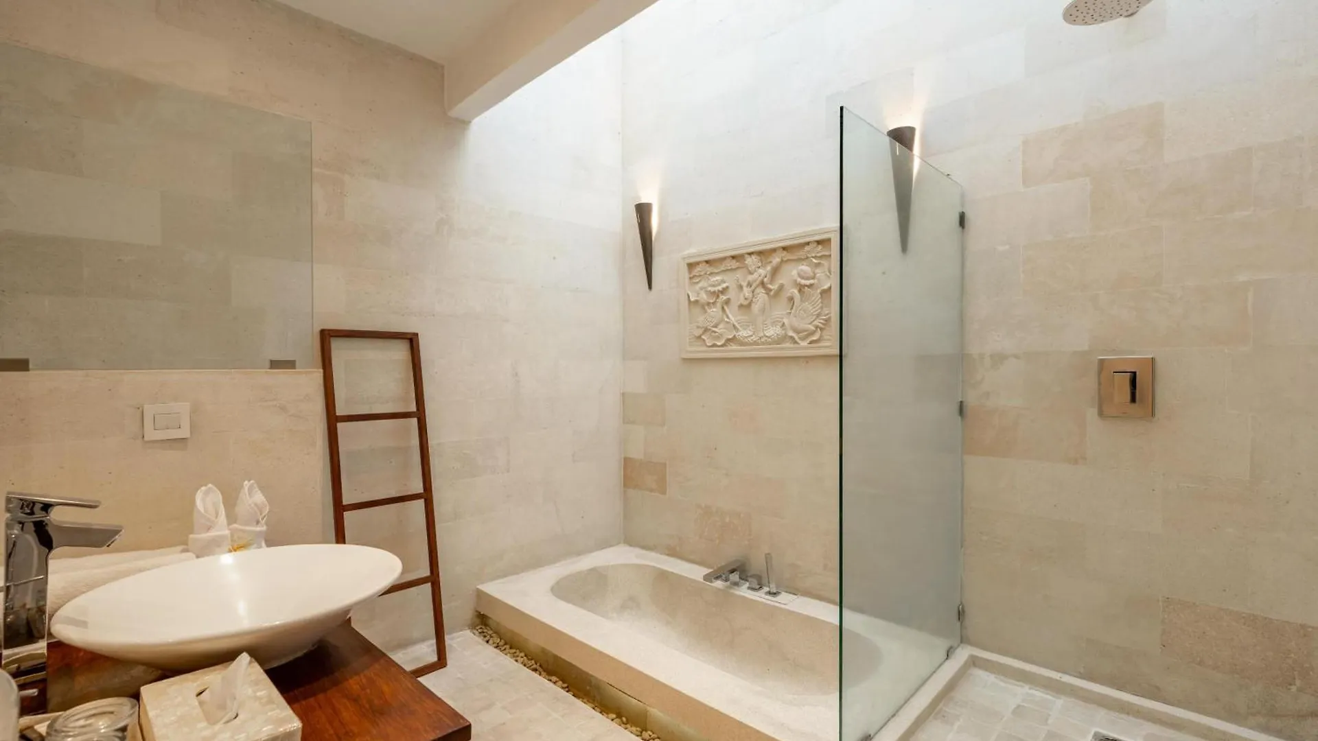 Spacious 4Br Villa With Pool In Central Seminyak إندونيسيا