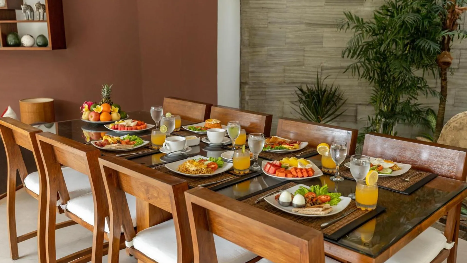 Spacious 4Br Villa With Pool In Central Seminyak سمينياك