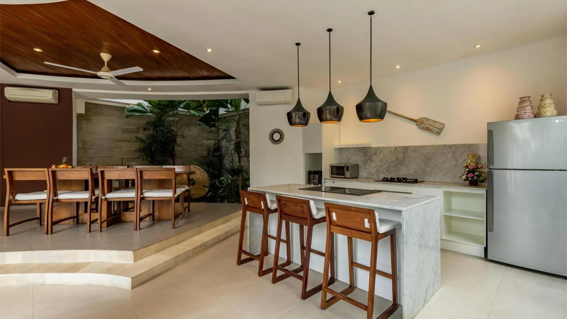 Spacious 4Br Villa With Pool In Central Seminyak