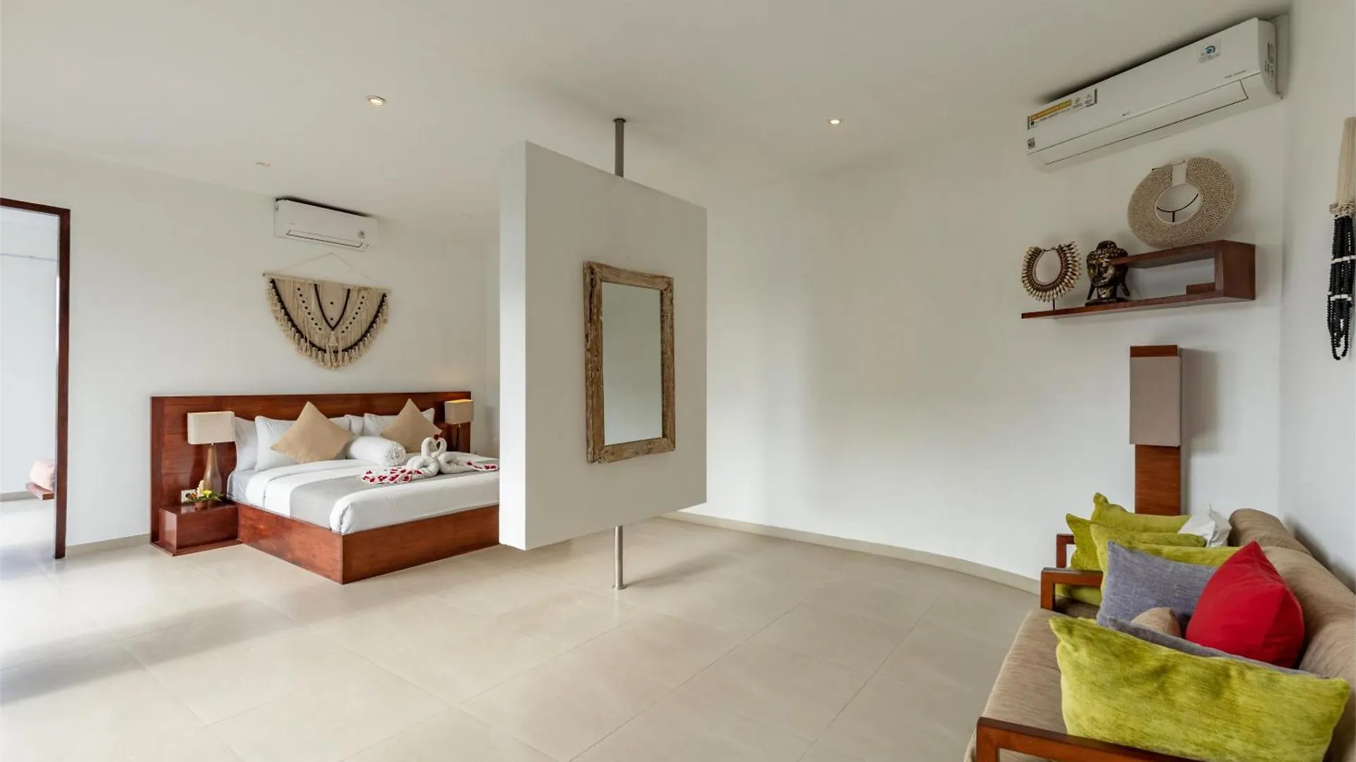 Spacious 4Br Villa With Pool In Central Seminyak