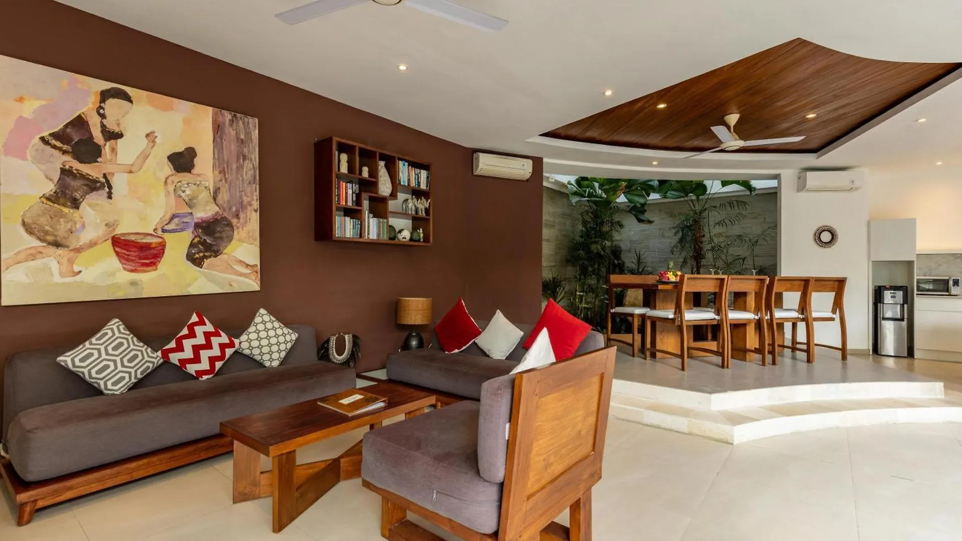Spacious 4Br Villa With Pool In Central Seminyak Indonesia